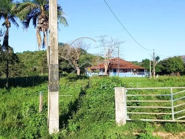 Fazenda com 12510000m² 3 quartos e 2 banheiros, à venda, no bairro Área Rural em Coxim