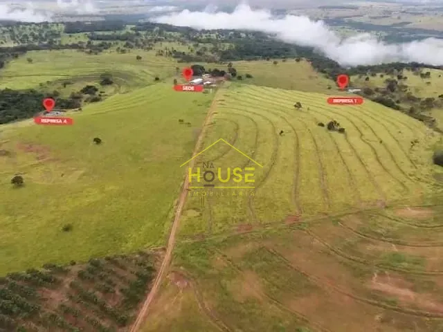 Fazenda com 3810000m² 2 quartos e 2 banheiros, à venda, no bairro rural em Cassilândia