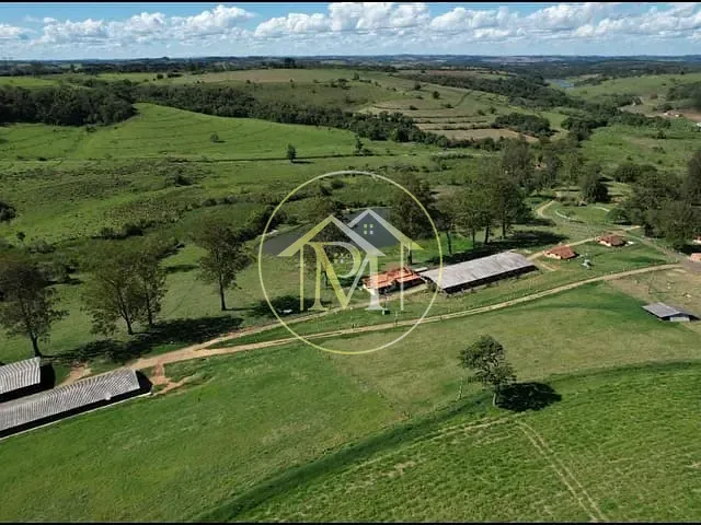 Fazenda com 3218600m² 8 quartos e 10 banheiros, à venda, no bairro Do Gramadão em Itapetininga