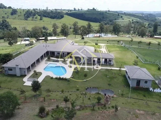 Fazenda com 3218600m² 8 quartos e 10 banheiros, à venda, no bairro Do Gramadão em Itapetininga
