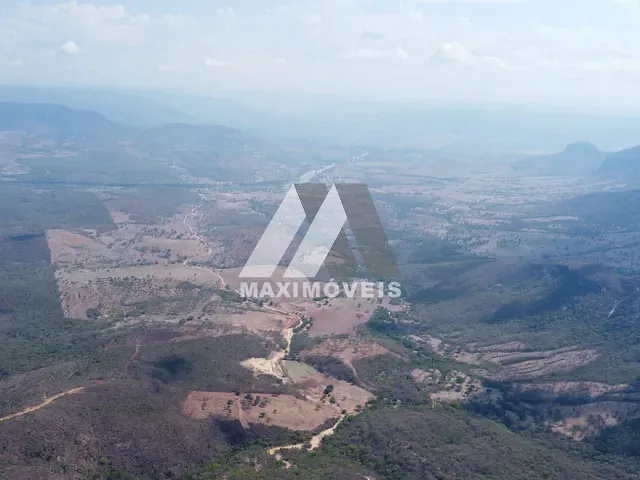 Fazenda com 1479m², à venda, no bairro Area Rural em Coronel Murta