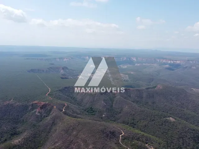 Fazenda com 1479m², à venda, no bairro Area Rural em Coronel Murta