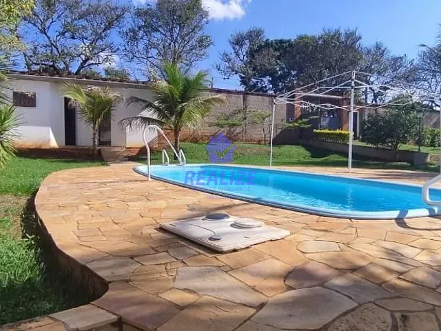 Fazenda com 1600m² 4 quartos e 2 banheiros, à venda, no bairro Alvorada de Barra Bonita (Vitoriana) em Botucatu