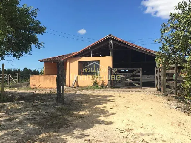 Fazenda com 1258400m² 3 quartos e 2 banheiros, à venda, no bairro Araruama em Araruama
