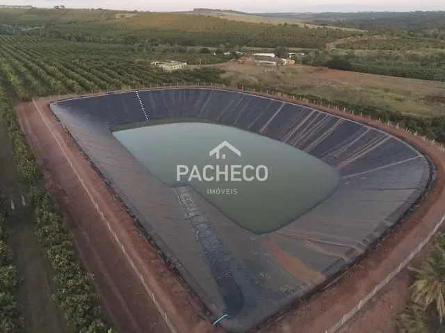 Fazenda com 5584876m² 3 quartos e 3 banheiros, à venda, no bairro Santa Teresinha em Pedregulho