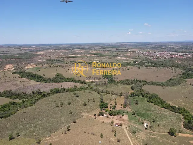 Fazenda com 250000m² 3 quartos e 1 banheiro, à venda, no bairro 25 Hectares em Abaeté