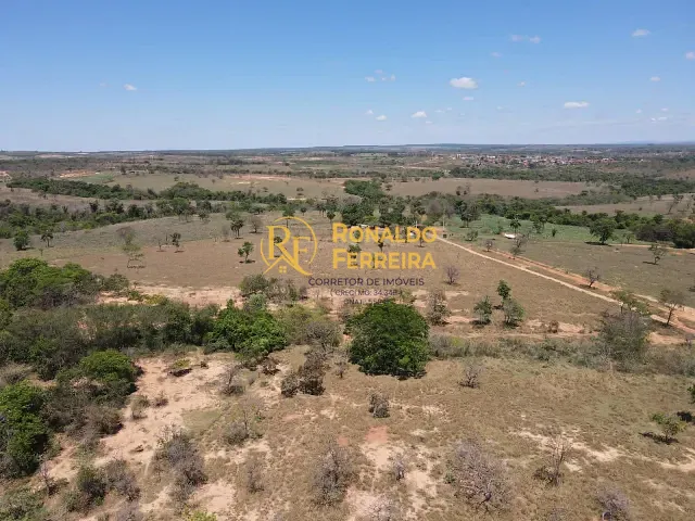 Fazenda com 250000m² 3 quartos e 1 banheiro, à venda, no bairro 25 Hectares em Abaeté