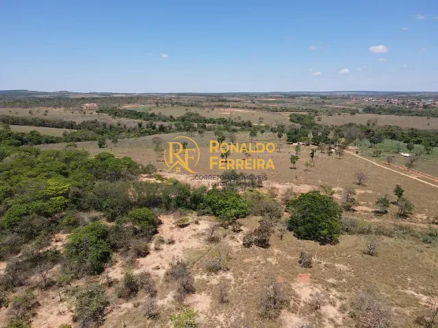 Fazenda com 250000m² 3 quartos e 1 banheiro, à venda, no bairro 25 Hectares em Abaeté