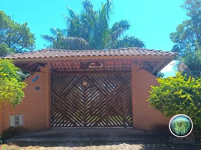 Fazenda com 66960m² 7 quartos e 3 banheiros, à venda, no bairro Distrito Cocais em Sarapuí