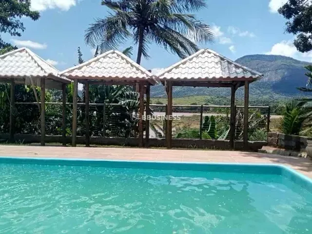 Fazenda com 337019m² 3 quartos e 6 banheiros, à venda, no bairro Morro do Gamba em São Fidélis