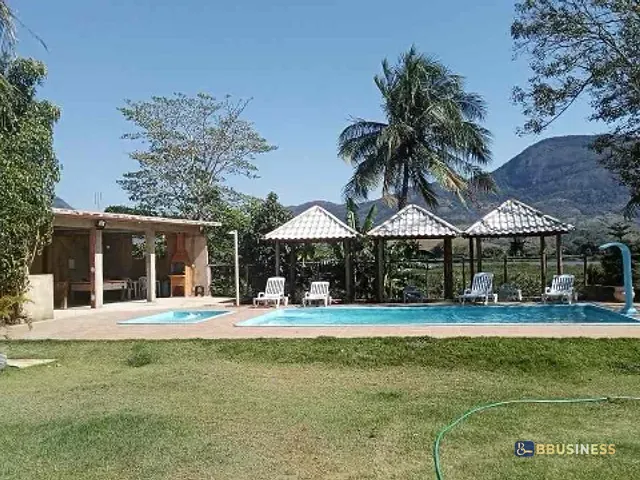 Fazenda com 337019m² 3 quartos e 6 banheiros, à venda, no bairro Morro do Gamba em São Fidélis