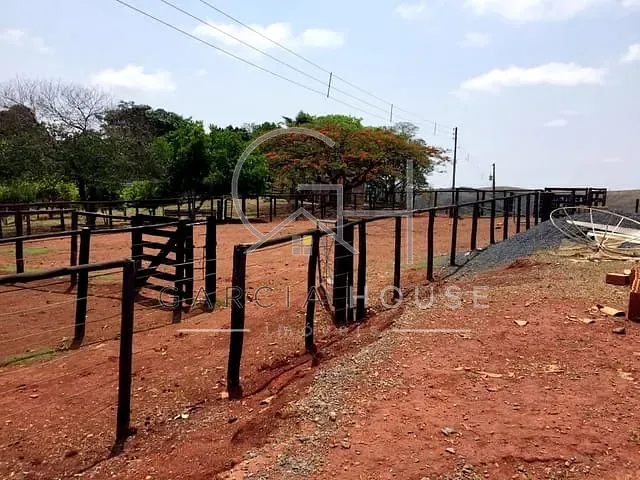 Fazenda com 58080000m² 6 quartos e 6 banheiros, à venda, no bairro Área Rural em Piumhi