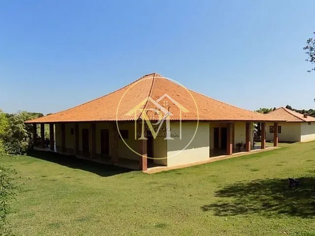 Fazenda com 943800m² 4 quartos e 4 banheiros, à venda, no bairro Centro em Tatuí
