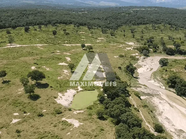 Fazenda com 1105632m² 2 quartos e 2 banheiros, à venda, no bairro Zona Rural em Itinga