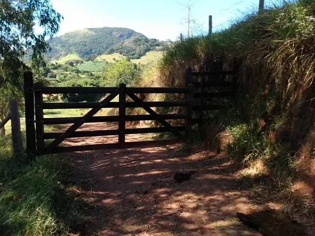 Fazenda com 774400m², à venda, no bairro Farias em Brazópolis