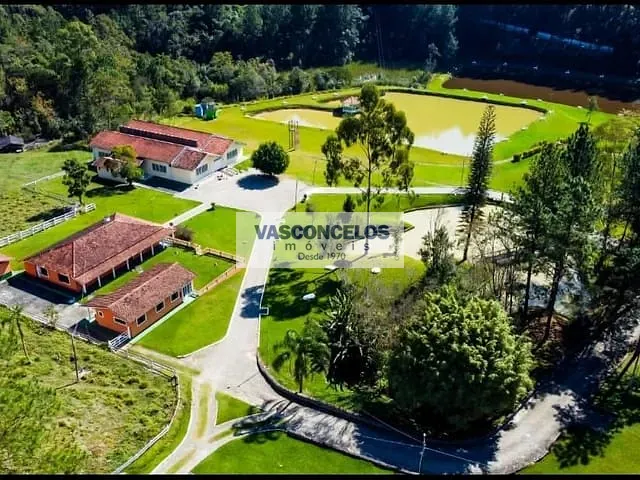 Fazenda com 701800m² 80 quartos e 50 banheiros, à venda, no bairro Zona Rural em Paraibuna