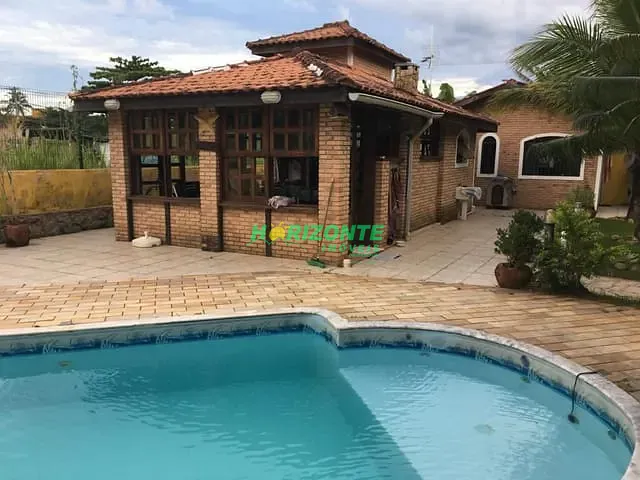 Rancho com 500m² 3 quartos e 2 banheiros, à venda, no bairro Massaguaçu em Caraguatatuba