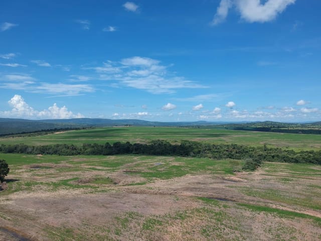 Fazenda com 7405200m² 3 quartos e 2 banheiros, à venda, no bairro Setor Central em Corumbaíba