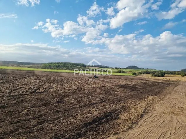 Fazenda com 847000m², à venda, no bairro Zona Rural em Santa Rosa de Viterbo