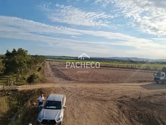 Fazenda com 847000m², à venda, no bairro Zona Rural em Santa Rosa de Viterbo