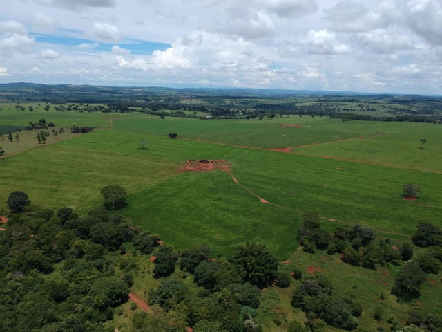 Fazenda com 350m² 6 quartos e 3 banheiros, para alugar, no bairro Zona Rural em Caçu