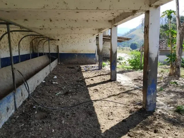 Fazenda com 6050000m² 3 quartos e 1 banheiro, à venda, no bairro Vila Brito em Lorena
