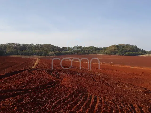 Fazenda com 193m² 7 quartos e 5 banheiros, à venda, no bairro Área Rural de Guarapiranga em Ribeirão Bonito