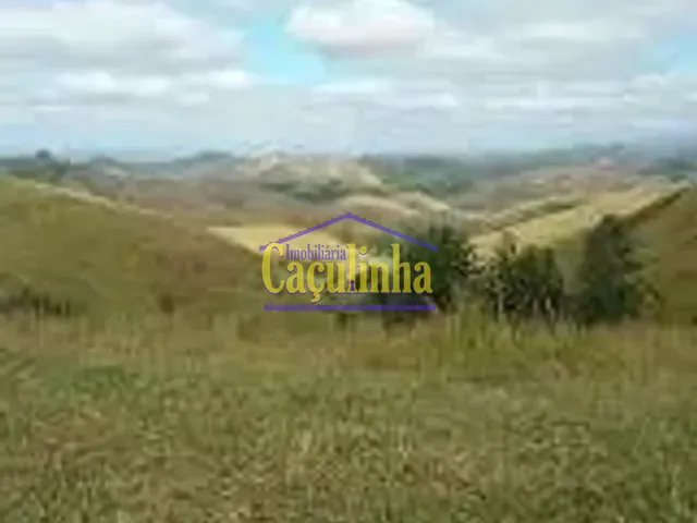 Fazenda com 968m², à venda, no bairro Cabral em Resende