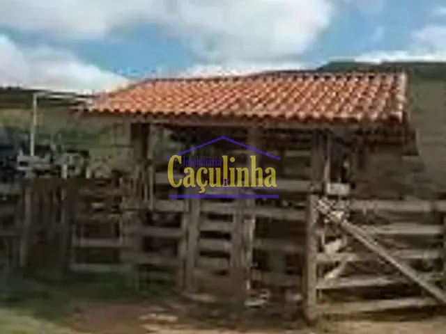 Fazenda com 968m², à venda, no bairro Cabral em Resende