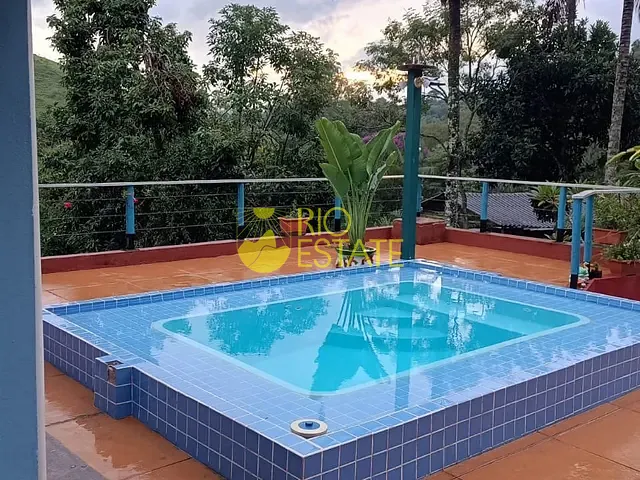 Sítio com 50000m² 3 quartos e 2 banheiros, à venda, no bairro Centro em Pinheiral