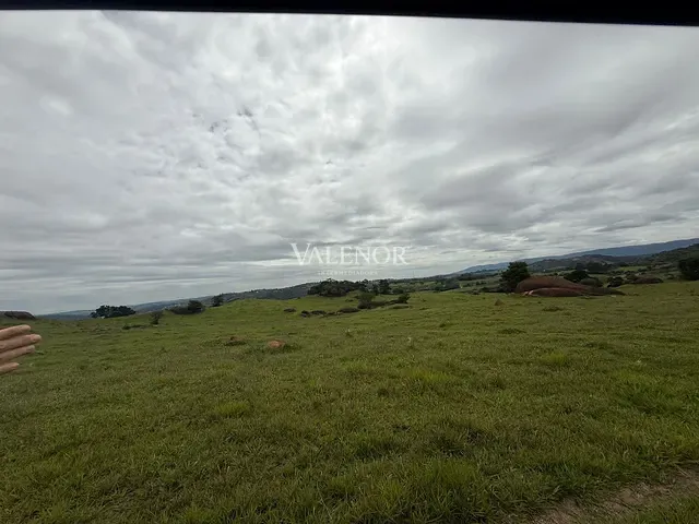 Fazenda com 2170000m² 50 quartos e 6 banheiros, à venda, no bairro Centro em Indaiatuba