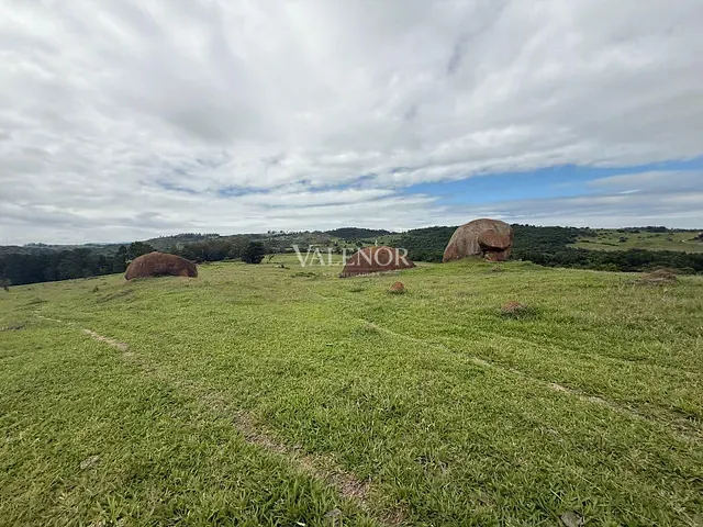 Fazenda com 2170000m² 50 quartos e 6 banheiros, à venda, no bairro Centro em Indaiatuba