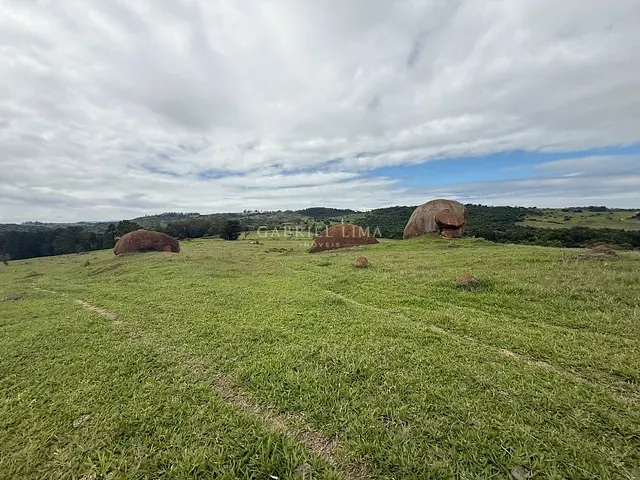 Fazenda com 2170000m² 50 quartos e 6 banheiros, à venda, no bairro Centro em Indaiatuba