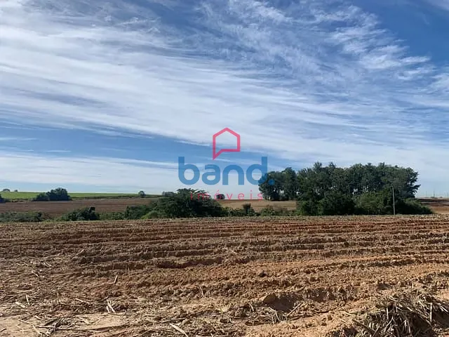 Fazenda com 2637800m², à venda, no bairro Sete Fogões em Tietê