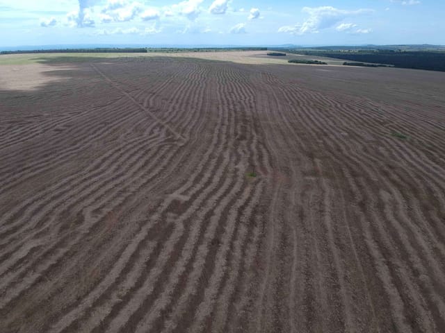 Fazenda com 12100000m², à venda, no bairro Zona Rural em Paraúna