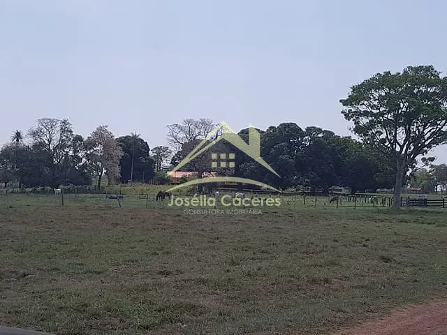 Fazenda com 2650m² 8 quartos e 5 banheiros, à venda, no bairro Centro em Cáceres