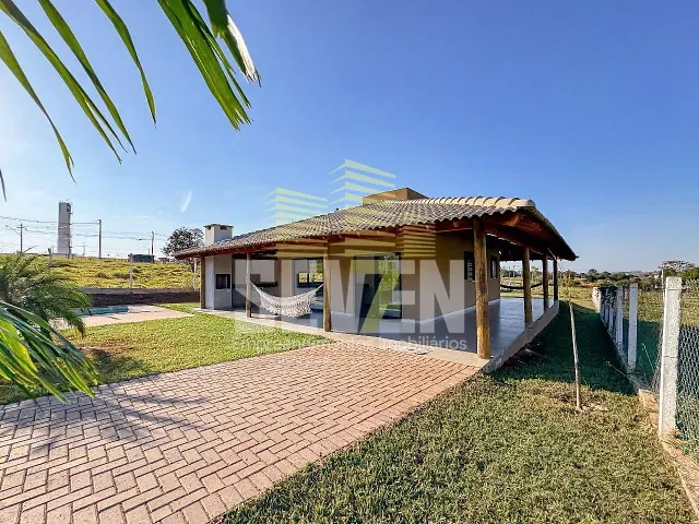 Fazenda com 1300m² 3 quartos e 3 banheiros, à venda, no bairro Jardim Ibiturana em Piratininga