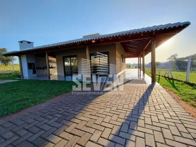 Fazenda com 1300m² 3 quartos e 3 banheiros, à venda, no bairro Jardim Ibiturana em Piratininga
