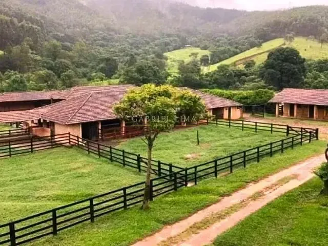 Fazenda com 4530000m² 10 quartos e 8 banheiros, à venda, no bairro Centro em Piracaia