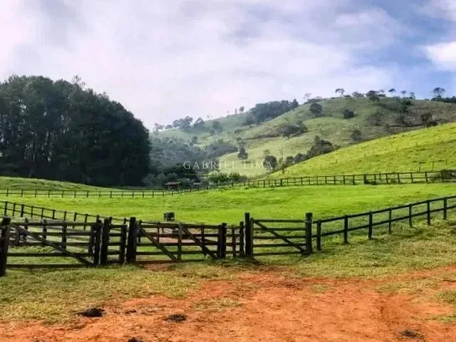 Fazenda com 4530000m² 10 quartos e 8 banheiros, à venda, no bairro Centro em Piracaia