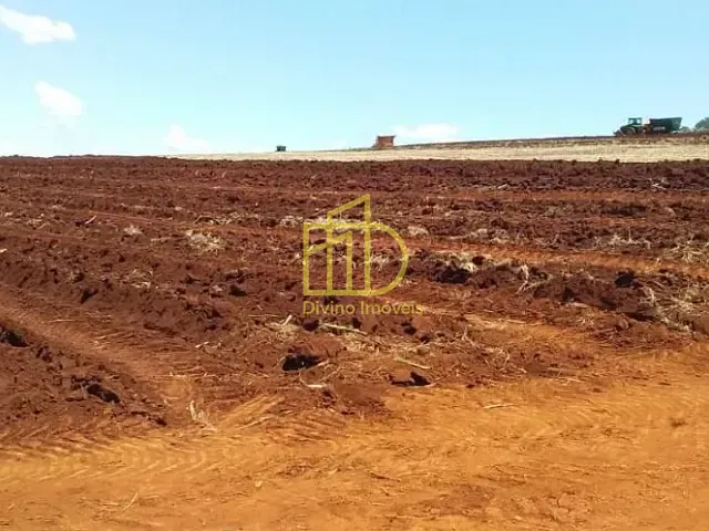 Fazenda com 18718216m², à venda, no bairro Centro em Serra Azul