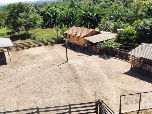 Fazenda com 3242800m² 3 quartos e 2 banheiros, à venda, no bairro zona rural em Marzagão
