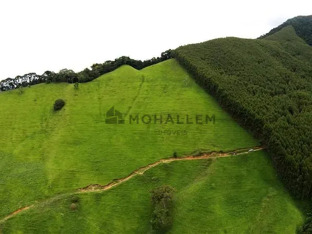 Fazenda com 3030000m² 4 quartos e 4 banheiros, à venda, no bairro Taquaral em Pouso Alegre
