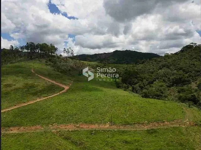 Fazenda com 705500m² 7 quartos e 4 banheiros, à venda, no bairro Zona Rural em Mar de Espanha