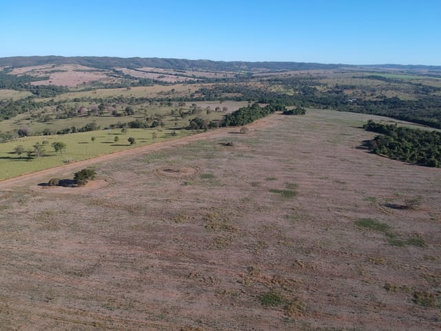 Fazenda com 4936800m² 6 quartos e 4 banheiros, à venda, no bairro Área Rural de Hidrolândia em Hidrolândia