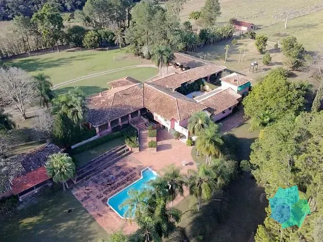 Fazenda com 1355200m² 6 quartos e 8 banheiros, à venda, no bairro Centro em Sorocaba