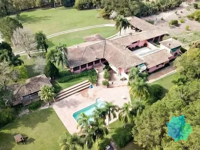 Fazenda com 1355200m² 6 quartos e 8 banheiros, à venda, no bairro Centro em Sorocaba