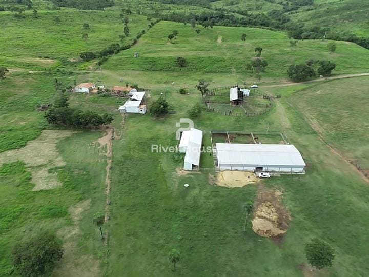 Fazenda à venda com 2 quartos, 180m² - Foto 2