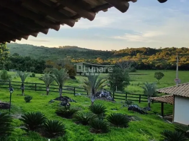 Fazenda com 4270000m² 8 quartos e 5 banheiros, à venda, no bairro Zona Rural em Oliveira
