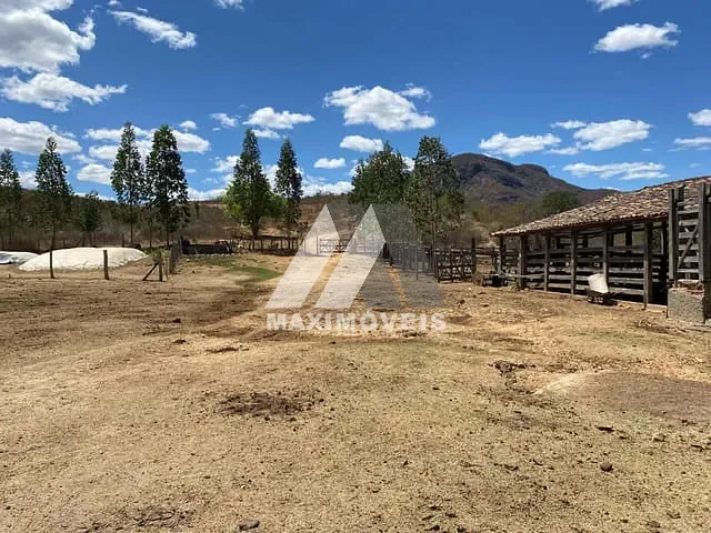 Fazenda com 7250000m², à venda, no bairro Zona Rural em Coronel Murta